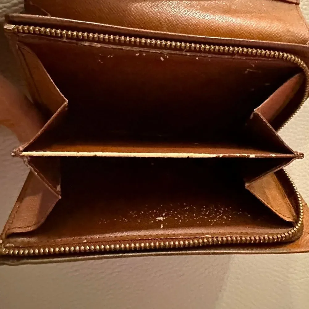 Louis Vuitton Monogram Porte-Monnaie Billets Tresor Wallet (authentic)